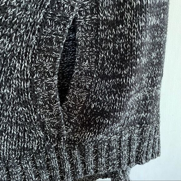 Michael Kors ~ Black and White Sweater Poncho ~ Cotton Blend ~ size Med - Picture 4 of 9